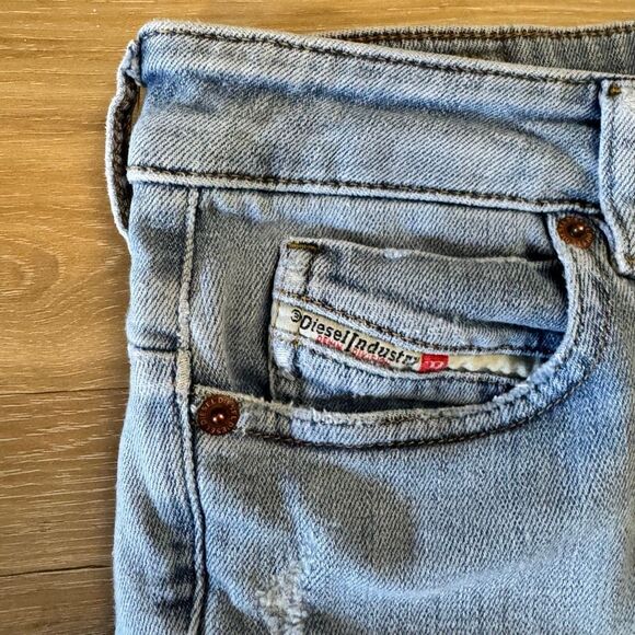 Diesel D-Jevel Women’s Blue Low Rise Denim Jeans Size 29 X 30 Designer Luxury - Picture 3 of 10